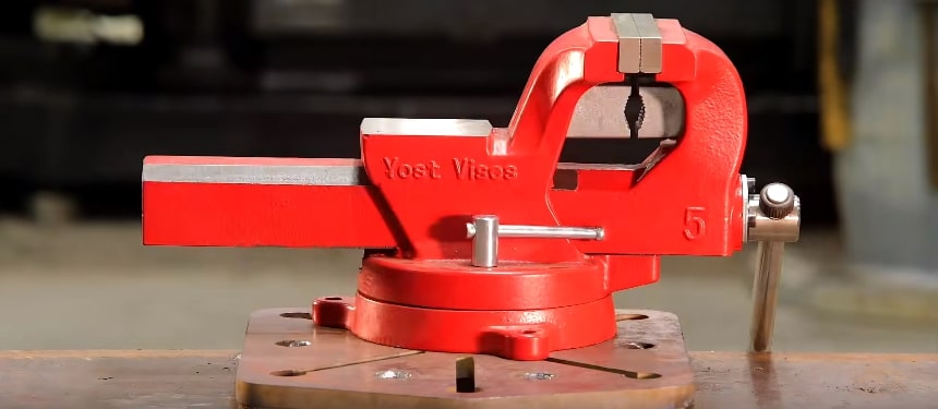 The Features to Consider When Buying a Bench Vise